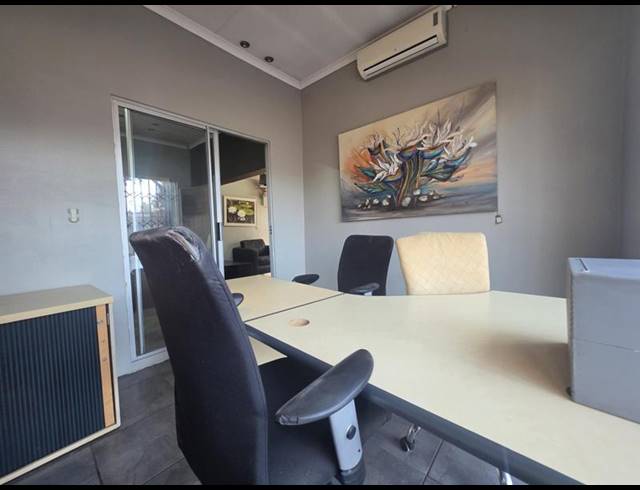 10 BEDROOM HOUSE FOR SALE IN BRACKENHURST
